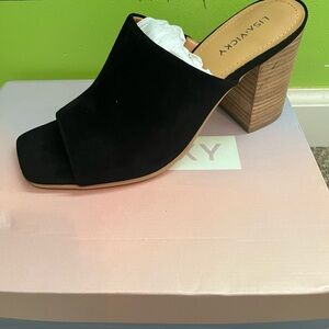 Lisa Vicky Black Suede Block Heel Mules